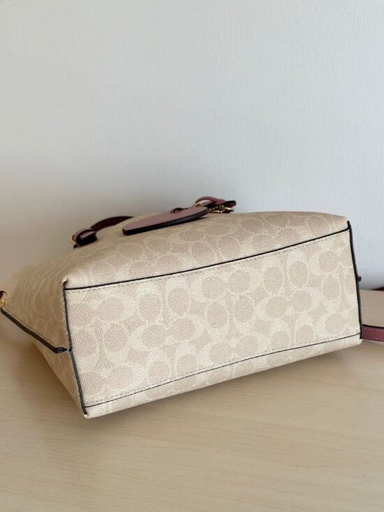 COACH Mollie 25 Heart Pendant - Picture 4 of 9